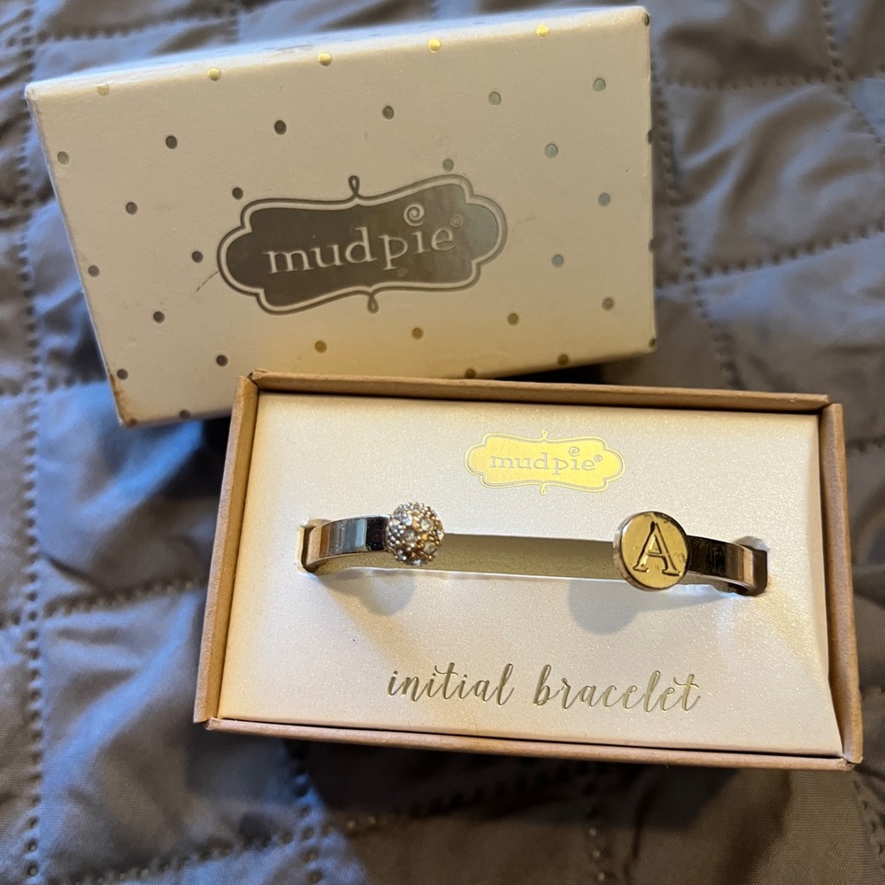 Mud Pie Initial Bracelet in Gold